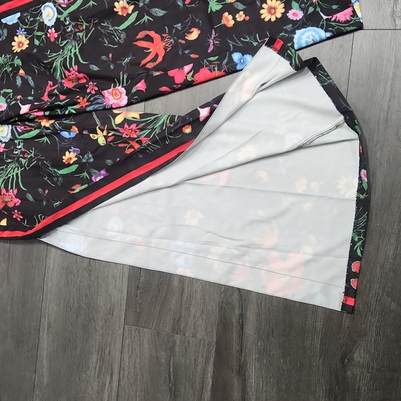 Fashion Nova Black Floral 2 piece pants  with crop top size S - Picture 5 of 11